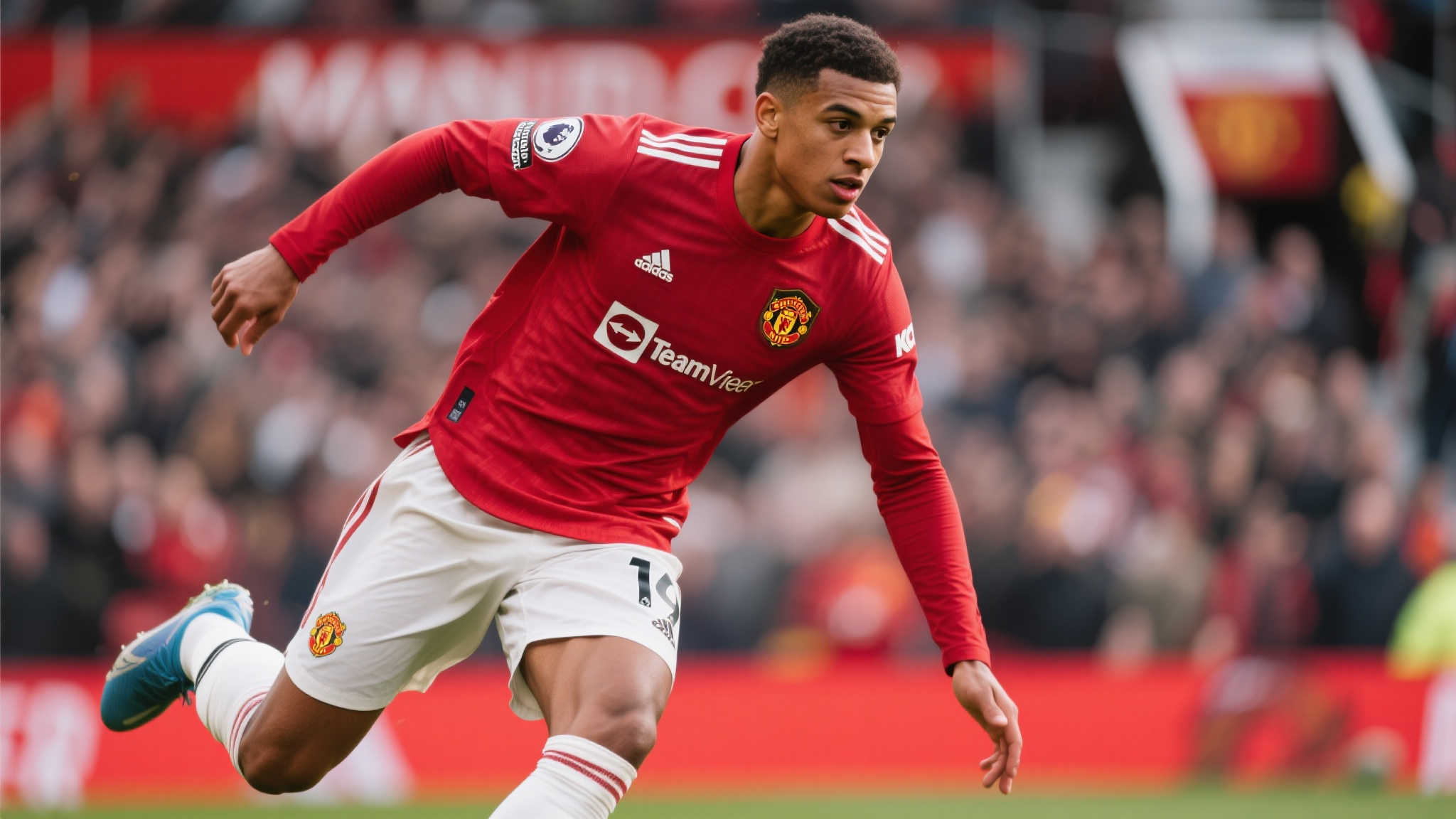 拉什福德回归曼联训练,心系巴萨渴望中锋角色,将耐心等待机会 拉什福德回归曼联训练,心系巴萨渴望中锋角色,将耐心等待机会