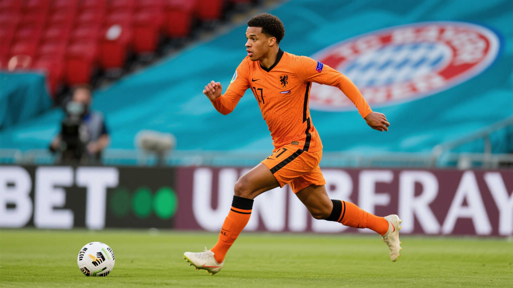 拜仁重启引援目标：加克波与迪亚斯进入视野